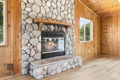 Living - 20735 Schell Ranch Rd, Caliente, CA 93518 photo 4 of 7