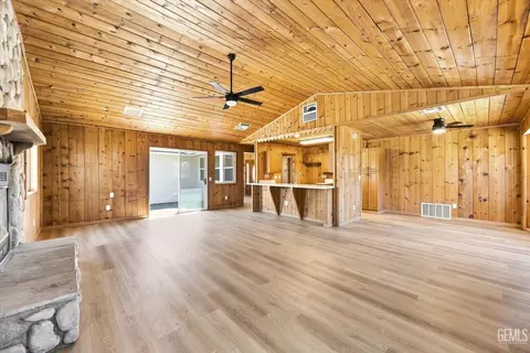 Living - 20735 Schell Ranch Rd, Caliente, CA 93518 photo 2 of 7