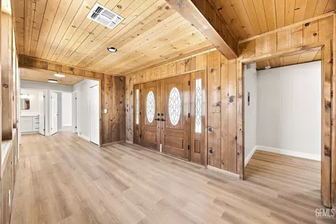 Entry Way - 20735 Schell Ranch Rd, Caliente, CA 93518 photo 1 of 3