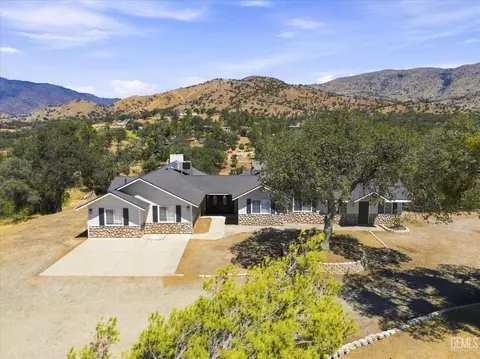 Exterior - 20735 Schell Ranch Rd, Caliente, CA 93518 photo 2 of 6