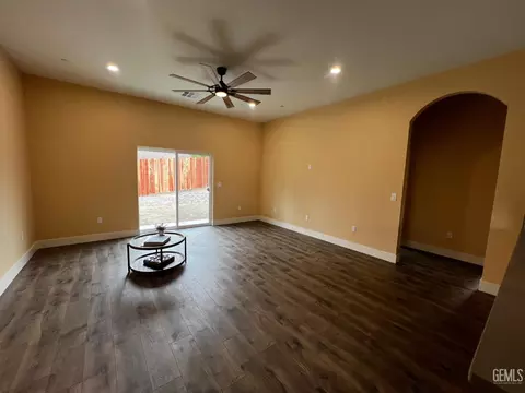 Living - 22330 Fontana St, Tehachapi, CA 93561 photo 1 of 1