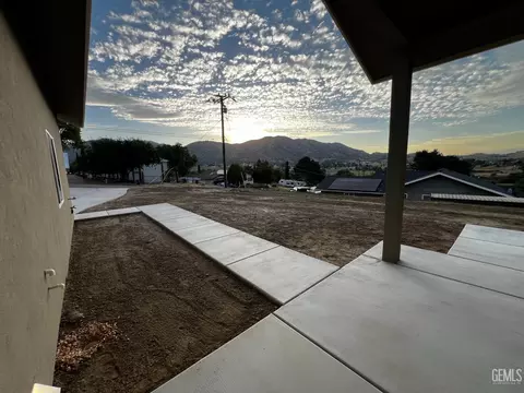 Exterior - 22330 Fontana St, Tehachapi, CA 93561 photo 2 of 2