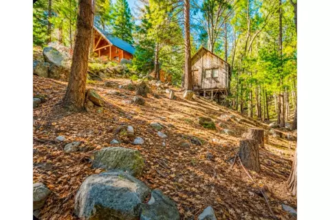 10621 Spruce Dr, Wofford Heights, CA 93285