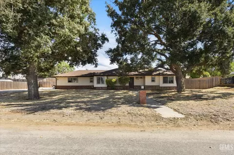 19700 Mesa Dr, Tehachapi, CA 93561