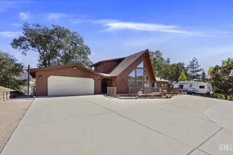 Exterior - 30341 Pinedale Ct, Tehachapi, CA 93561 photo 2 of 11