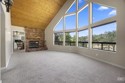 Living - 30341 Pinedale Ct, Tehachapi, CA 93561 photo 1 of 6