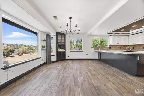 Dining - 26350 Bear Valley Rd, Tehachapi, CA 93561 photo 1 of 1