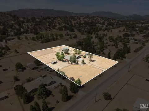 View/Area - 26350 Bear Valley Rd, Tehachapi, CA 93561 photo 4 of 4