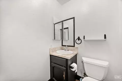Bath - 26350 Bear Valley Rd, Tehachapi, CA 93561 photo 1 of 4
