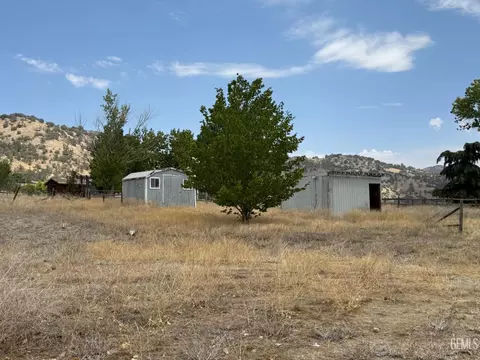 Exterior - 28000 Cummings Valley Rd, Tehachapi, CA 93561 photo 3 of 3