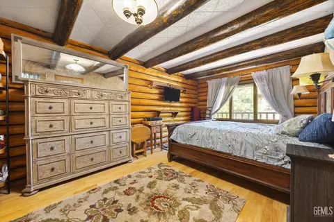 Bedroom - 26500 Teal Ct, Tehachapi, CA 93561 photo 5 of 5