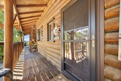 Exterior - 26500 Teal Ct, Tehachapi, CA 93561 photo 2 of 9