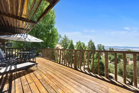 Exterior - 26500 Teal Ct, Tehachapi, CA 93561 photo 3 of 9