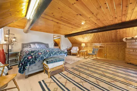 Bedroom - 26500 Teal Ct, Tehachapi, CA 93561 photo 2 of 5