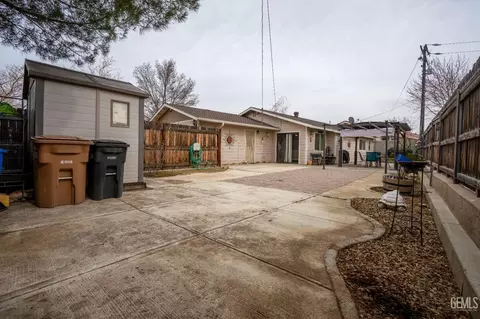 Exterior - 21621 Golden Hills Blvd, Tehachapi, CA 93561 photo 3 of 4