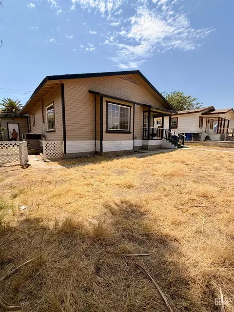 Other - 429 D St, Taft, CA 93268 photo 8 of 9