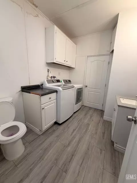 Other - 429 D St, Taft, CA 93268 photo 3 of 9