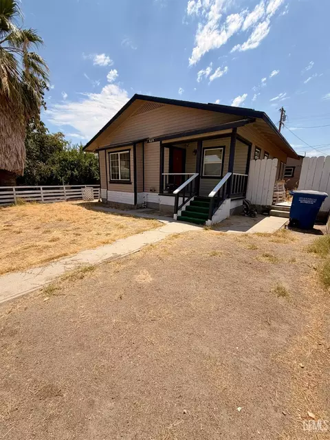 Other - 429 D St, Taft, CA 93268 photo 1 of 9