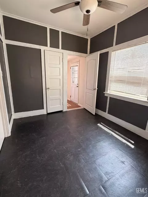 Other - 429 D St, Taft, CA 93268 photo 2 of 9
