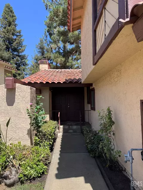 4107 Pinewood Lake Dr, Bakersfield, CA 93309