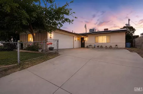 5512 Hillburn Rd, Bakersfield, CA 93306
