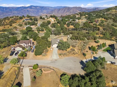 View/Area - 24650 Sandpiper Ct, Tehachapi, CA 93561 photo 3 of 8