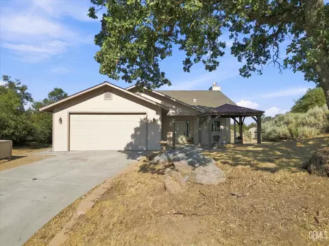 Exterior - 24650 Sandpiper Ct, Tehachapi, CA 93561 photo 3 of 13
