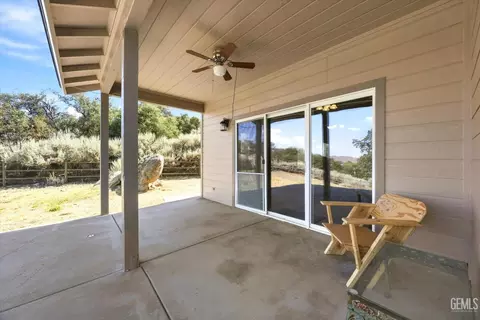 Exterior - 24650 Sandpiper Ct, Tehachapi, CA 93561 photo 6 of 13