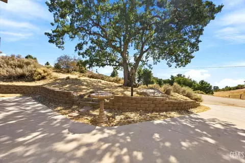 Exterior - 24650 Sandpiper Ct, Tehachapi, CA 93561 photo 13 of 13