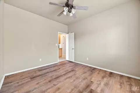 Bedroom - 24650 Sandpiper Ct, Tehachapi, CA 93561 photo 6 of 6