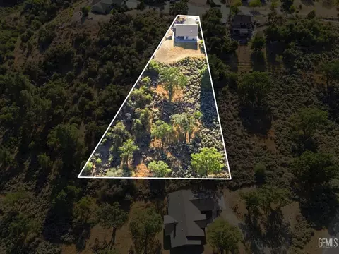 View/Area - 24650 Sandpiper Ct, Tehachapi, CA 93561 photo 5 of 8