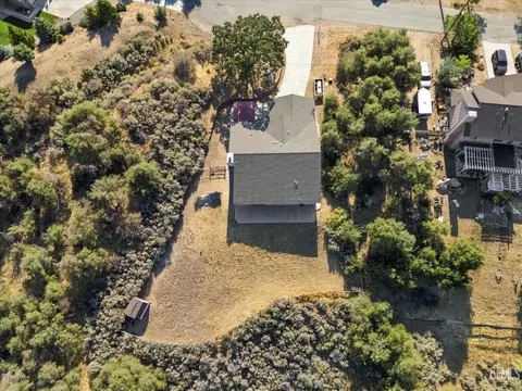 View/Area - 24650 Sandpiper Ct, Tehachapi, CA 93561 photo 6 of 8
