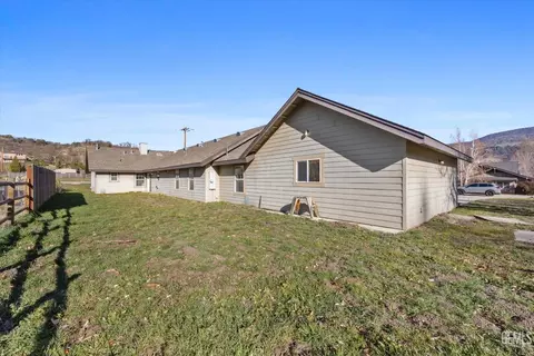 Exterior - 30150 Jamaica Dunes Dr, Tehachapi, CA 93561 photo 3 of 8