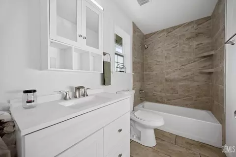 Bath - 30150 Jamaica Dunes Dr, Tehachapi, CA 93561 photo 4 of 5