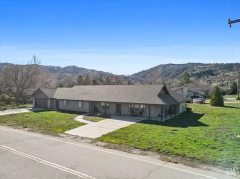 Exterior - 30150 Jamaica Dunes Dr, Tehachapi, CA 93561 photo 2 of 8