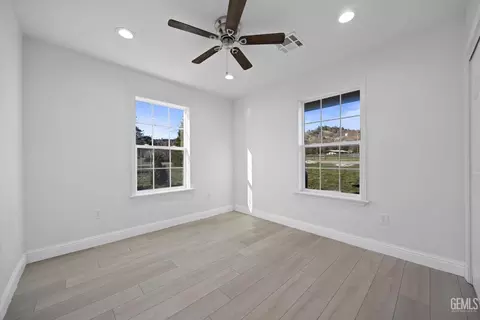 Bedroom - 30150 Jamaica Dunes Dr, Tehachapi, CA 93561 photo 5 of 8