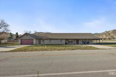Exterior - 30150 Jamaica Dunes Dr, Tehachapi, CA 93561 photo 6 of 8