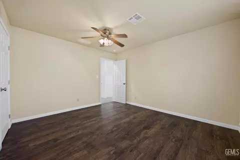 Bedroom - 30150 Jamaica Dunes Dr, Tehachapi, CA 93561 photo 7 of 8