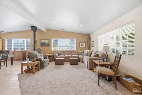 Living - 17381 Bold Venture Dr, Tehachapi, CA 93561 photo 1 of 3