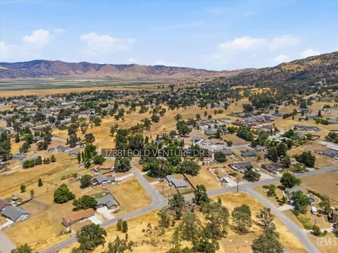 View/Area - 17381 Bold Venture Dr, Tehachapi, CA 93561 photo 3 of 5