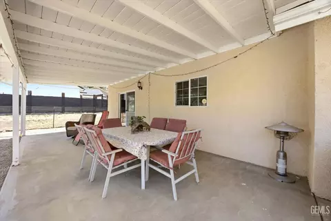 Exterior - 17381 Bold Venture Dr, Tehachapi, CA 93561 photo 6 of 10