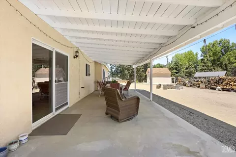 Exterior - 17381 Bold Venture Dr, Tehachapi, CA 93561 photo 7 of 10