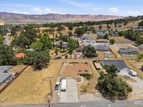 View/Area - 17381 Bold Venture Dr, Tehachapi, CA 93561 photo 4 of 5
