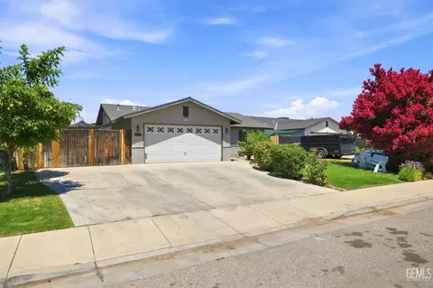 9034 Mackenzie Ct, Bakersfield, CA 93306