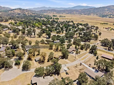 View/Area - 24220 Arroyo Ct, Tehachapi, CA 93561 photo 3 of 5