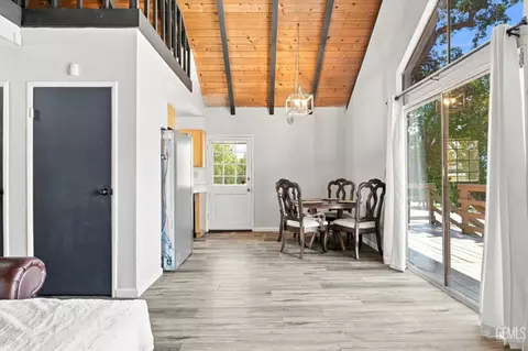 Dining - 24220 Arroyo Ct, Tehachapi, CA 93561 photo 1 of 2