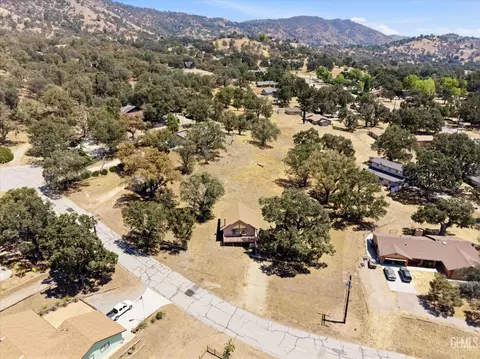 View/Area - 24220 Arroyo Ct, Tehachapi, CA 93561 photo 5 of 5