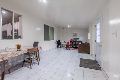 Other - 901 Cabernet Dr, Wasco, CA 93280 photo 5 of 13