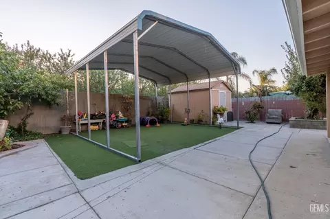 Exterior - 901 Cabernet Dr, Wasco, CA 93280 photo 1 of 2