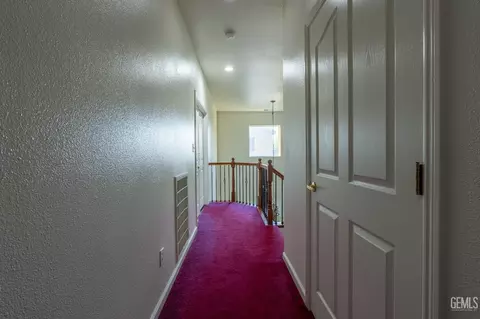 Entry Way - 901 Cabernet Dr, Wasco, CA 93280 photo 5 of 10